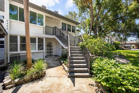 Condo in Saint Petersburg, Florida, 2 bedrooms  № 1906832 - photo 5