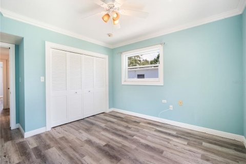 Condo in Saint Petersburg, Florida, 2 bedrooms  № 1906832 - photo 12