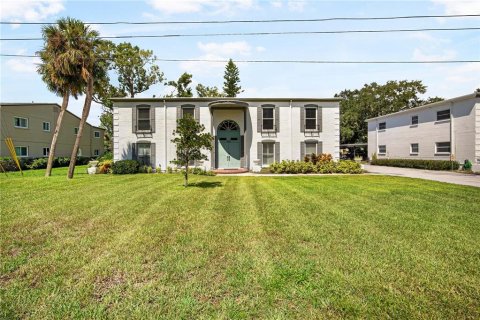 Condo in Saint Petersburg, Florida, 2 bedrooms  № 1906832 - photo 1
