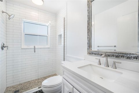 Condo in Saint Petersburg, Florida, 2 bedrooms  № 1906832 - photo 13