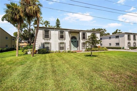 Condo in Saint Petersburg, Florida, 2 bedrooms  № 1906832 - photo 3