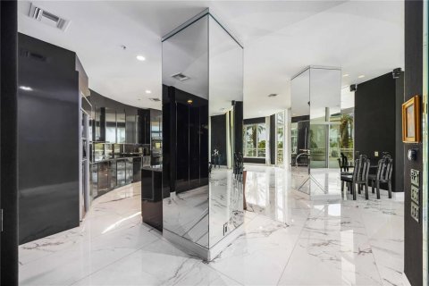 Copropriété à vendre à Sarasota, Floride: 2 chambres, 214.88 m2 № 1564223 - photo 8