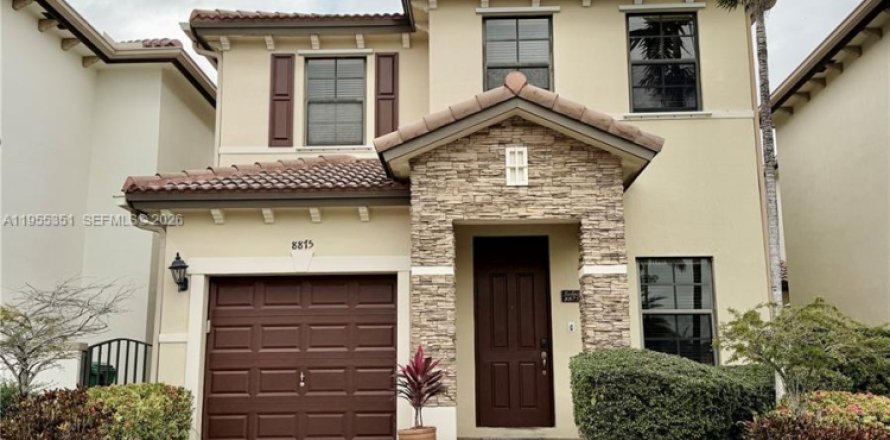 Townhouse in Cutler Bay, Florida 3 bedrooms, 166.02 sq.m. № 2010181