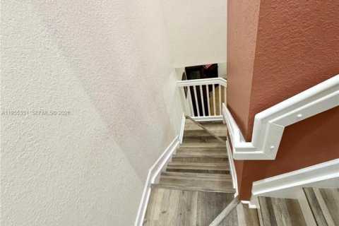 Townhouse in Cutler Bay, Florida 3 bedrooms, 166.02 sq.m. № 2010181 - photo 28