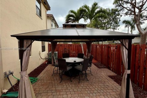 Townhouse in Cutler Bay, Florida 3 bedrooms, 166.02 sq.m. № 2010181 - photo 10