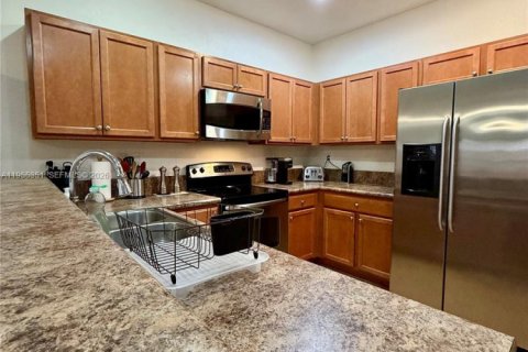 Townhouse in Cutler Bay, Florida 3 bedrooms, 166.02 sq.m. № 2010181 - photo 20