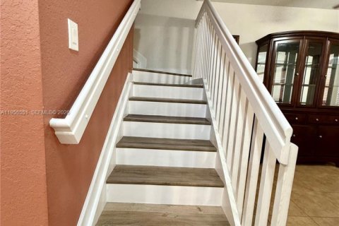 Townhouse in Cutler Bay, Florida 3 bedrooms, 166.02 sq.m. № 2010181 - photo 23