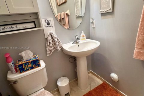 Townhouse in Cutler Bay, Florida 3 bedrooms, 166.02 sq.m. № 2010181 - photo 18