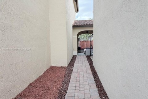 Townhouse in Cutler Bay, Florida 3 bedrooms, 166.02 sq.m. № 2010181 - photo 6