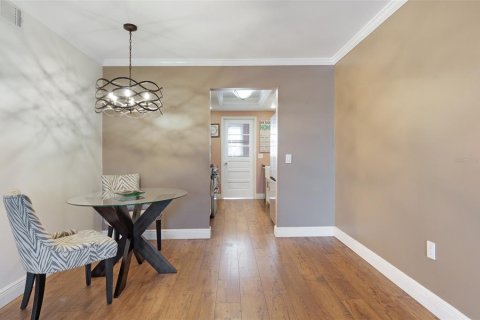 Condo in Saint Petersburg, Florida, 2 bedrooms  № 1740579 - photo 8