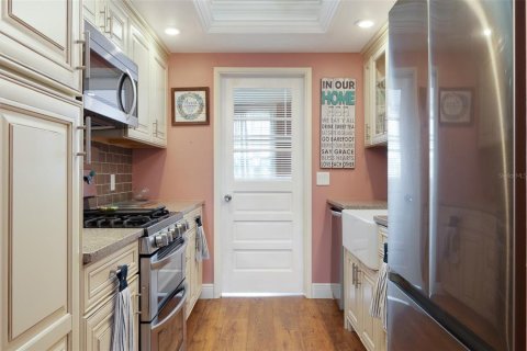 Condo in Saint Petersburg, Florida, 2 bedrooms  № 1740579 - photo 14