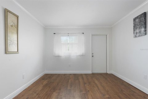 Condo in Saint Petersburg, Florida, 2 bedrooms  № 1740579 - photo 23