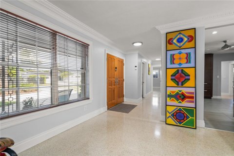 House in Miami, Florida 3 bedrooms, 193.98 sq.m. № 1743986 - photo 7