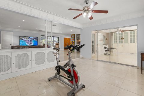 House in Miami, Florida 3 bedrooms, 193.98 sq.m. № 1743986 - photo 14