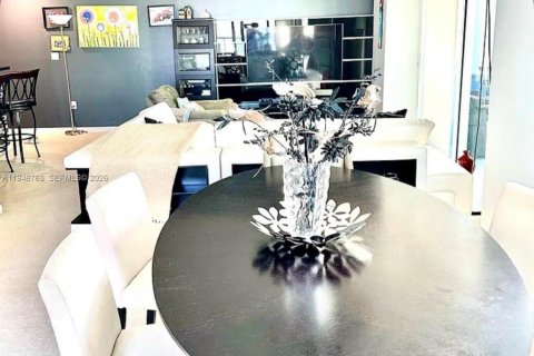 Copropriété à louer à Miami, Floride: 2 chambres, 126.63 m2 № 2056831 - photo 5