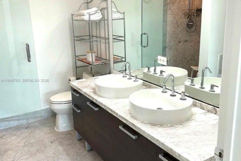 Copropriété à louer à Miami, Floride: 2 chambres, 126.63 m2 № 2056831 - photo 8