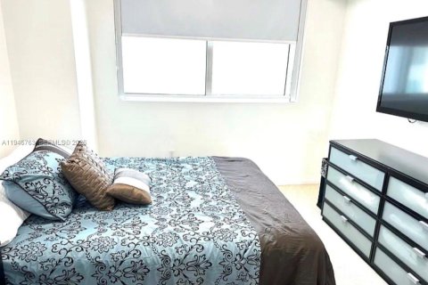 Copropriété à louer à Miami, Floride: 2 chambres, 126.63 m2 № 2056831 - photo 9