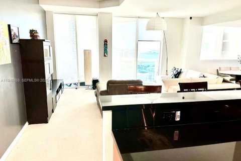 Copropriété à louer à Miami, Floride: 2 chambres, 126.63 m2 № 2056831 - photo 2
