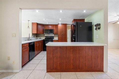House in Saint Petersburg, Florida 3 bedrooms, 207.54 sq.m. № 1837667 - photo 9