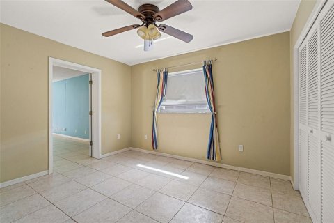 House in Saint Petersburg, Florida 3 bedrooms, 207.54 sq.m. № 1837667 - photo 21