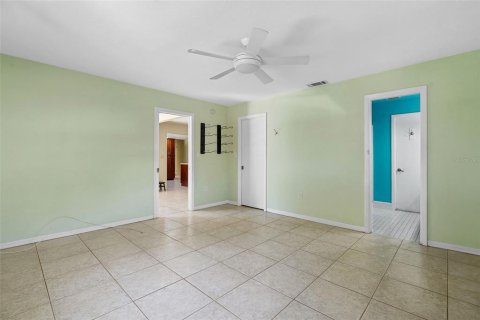 House in Saint Petersburg, Florida 3 bedrooms, 207.54 sq.m. № 1837667 - photo 18