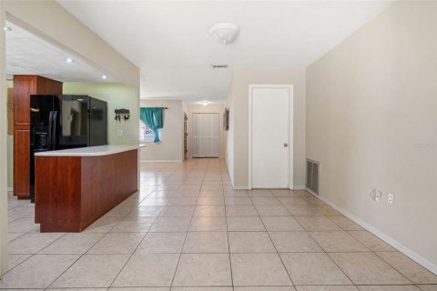 House in Saint Petersburg, Florida 3 bedrooms, 207.54 sq.m. № 1837667 - photo 8