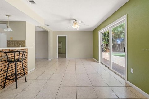 House in Saint Petersburg, Florida 3 bedrooms, 207.54 sq.m. № 1837667 - photo 13