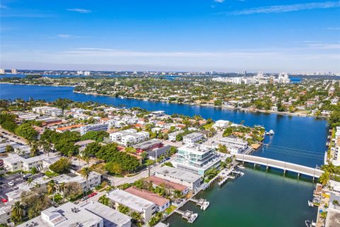 Copropriété à vendre à Miami Beach, Floride: 2 chambres, 64.01 m2 № 1967693 - photo 3