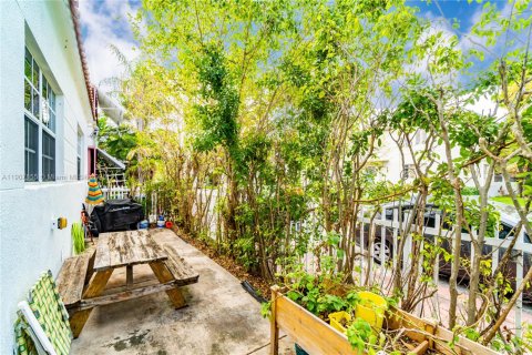 Copropriété à vendre à Miami Beach, Floride: 2 chambres, 64.01 m2 № 1967693 - photo 14