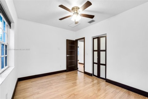 Copropriété à vendre à Miami Beach, Floride: 2 chambres, 64.01 m2 № 1967693 - photo 11