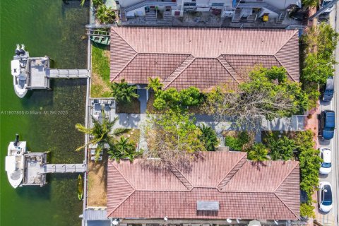 Copropriété à vendre à Miami Beach, Floride: 2 chambres, 64.01 m2 № 1967693 - photo 17