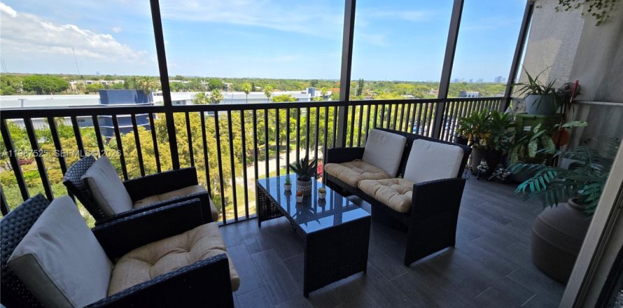 Condominio en Miami, Florida, 2 dormitorios  № 2243357