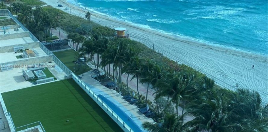 Condominio en Miami Beach, Florida, 1 dormitorio  № 1710882