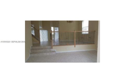 House in Miramar, Florida 4 bedrooms, 222.13 sq.m. № 1998349 - photo 7