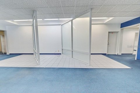 Immobilier commercial à louer à Citrus Springs, Floride: 304.72 m2 № 2433589 - photo 7