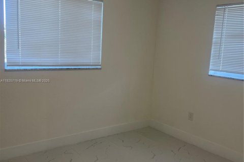 Villa ou maison à vendre à Miami, Floride: 3 chambres, 87.61 m2 № 1796375 - photo 4