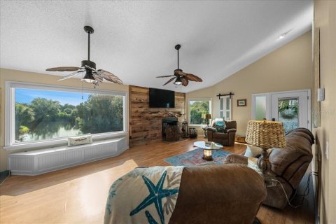 Condo in Crystal River, Florida, 2 bedrooms  № 2370949 - photo 5