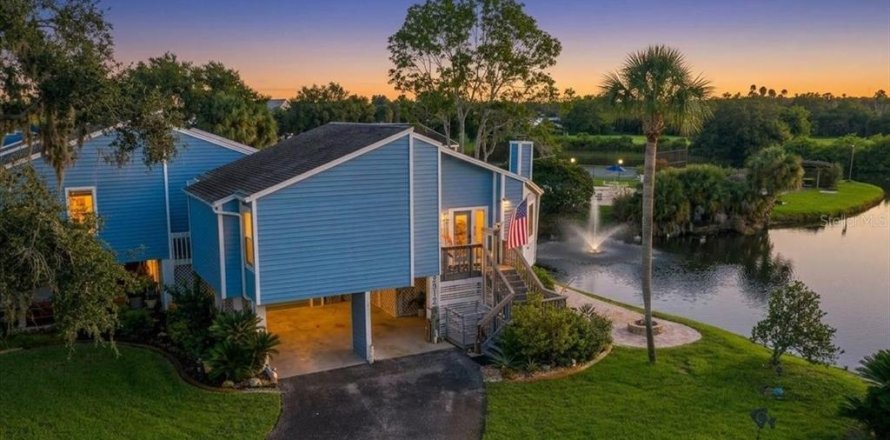 Condo in Crystal River, Florida, 2 bedrooms  № 2370949