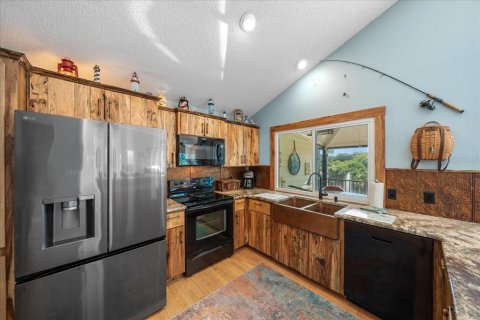 Condo in Crystal River, Florida, 2 bedrooms  № 2370949 - photo 10