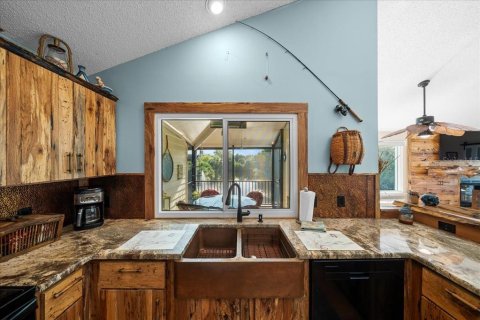 Condo in Crystal River, Florida, 2 bedrooms  № 2370949 - photo 11