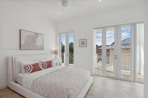 Casa en alquiler en Key Biscayne, Florida, 6 dormitorios, 331.1 m2 № 1730483 - foto 17