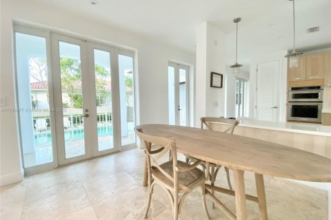 Casa en alquiler en Key Biscayne, Florida, 6 dormitorios, 331.1 m2 № 1730483 - foto 12