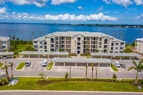 Condominio en venta en Bradenton, Florida, 2 dormitorios, 114.46 m2 № 1679544 - foto 1