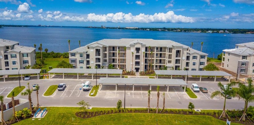Condominio en Bradenton, Florida, 2 dormitorios  № 1679544