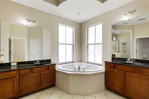 House in Apollo Beach, Florida 5 bedrooms, 311.32 sq.m. № 1791979 - photo 28