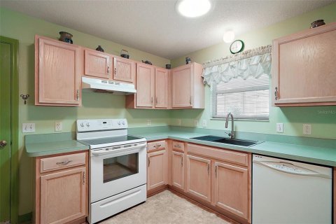 House in The Villages, Florida 2 bedrooms, 106.65 sq.m. № 1881230 - photo 3