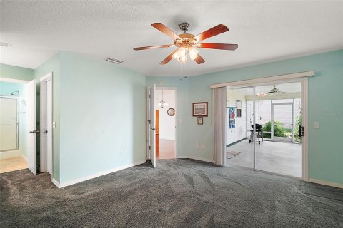 House in The Villages, Florida 2 bedrooms, 106.65 sq.m. № 1881230 - photo 4