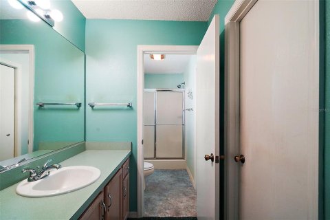 House in The Villages, Florida 2 bedrooms, 106.65 sq.m. № 1881230 - photo 16