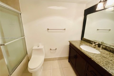 Copropriété à louer à Hollywood, Floride: 2 chambres, 102.19 m2 № 2002772 - photo 19