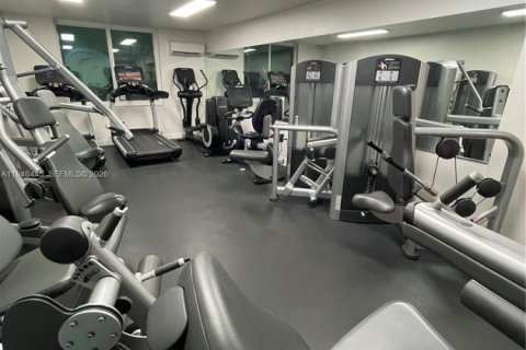 Copropriété à louer à Hollywood, Floride: 2 chambres, 102.19 m2 № 2002772 - photo 26